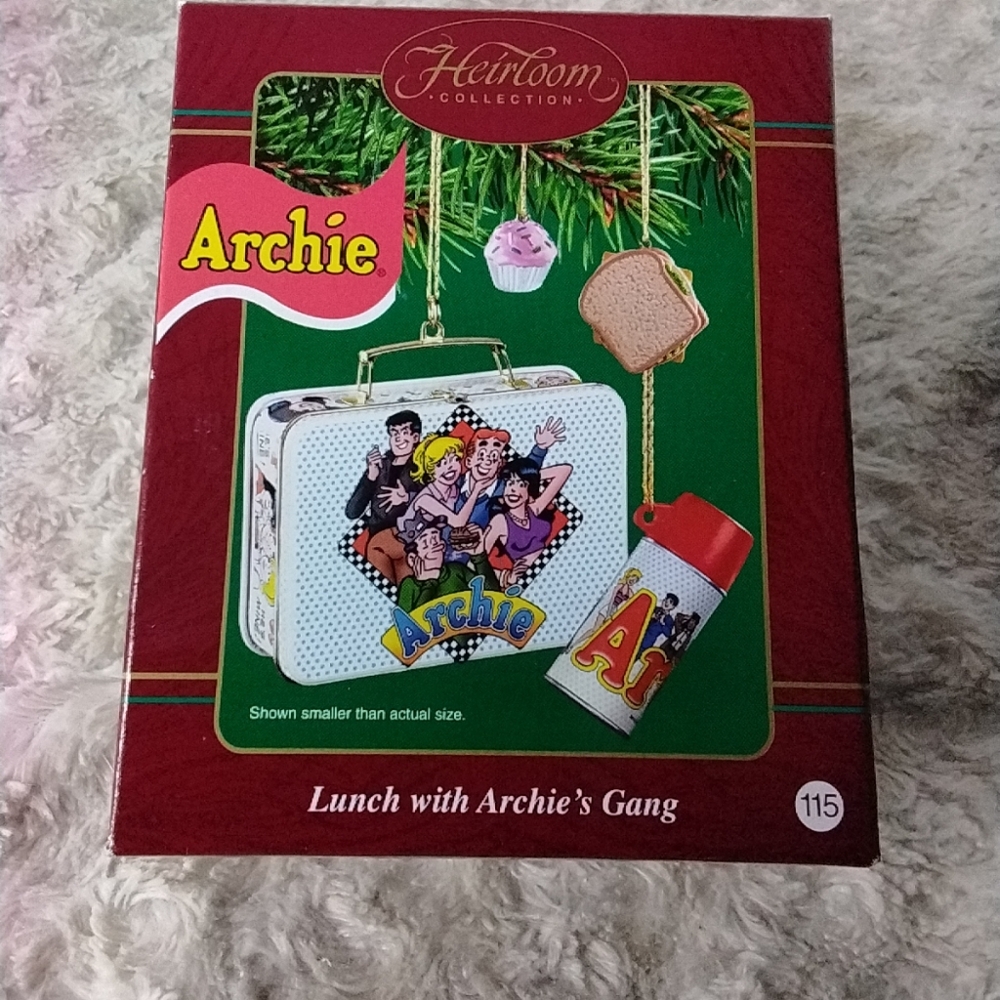 Carlton Cards Heirloom Lunch Box With Archie’s Gang Ornament 2003 #115 w/box.